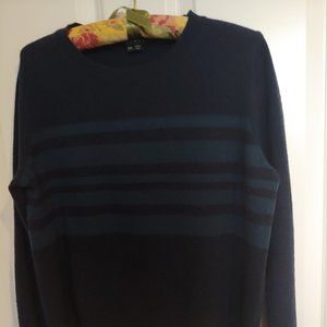 cashmere navy blue/some green pullover sweater.